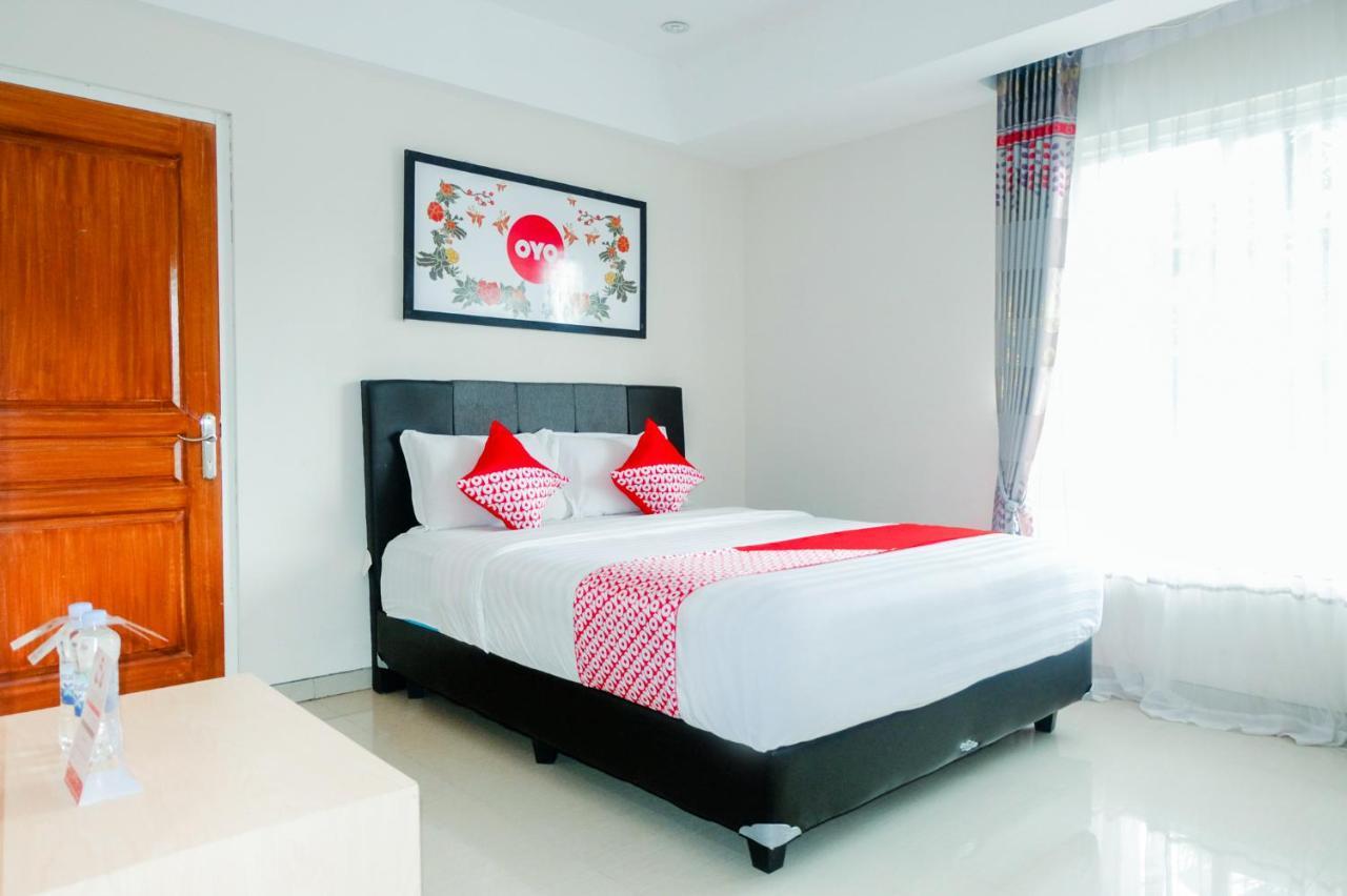 OYO 696 Hasanah Guest House Syariah De Saphire Malang Luaran gambar