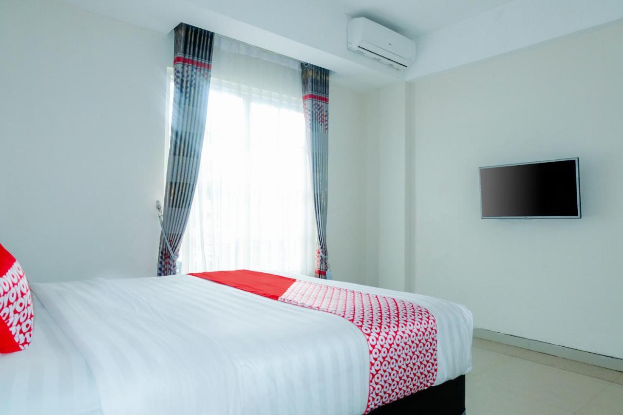 OYO 696 Hasanah Guest House Syariah De Saphire Malang Luaran gambar