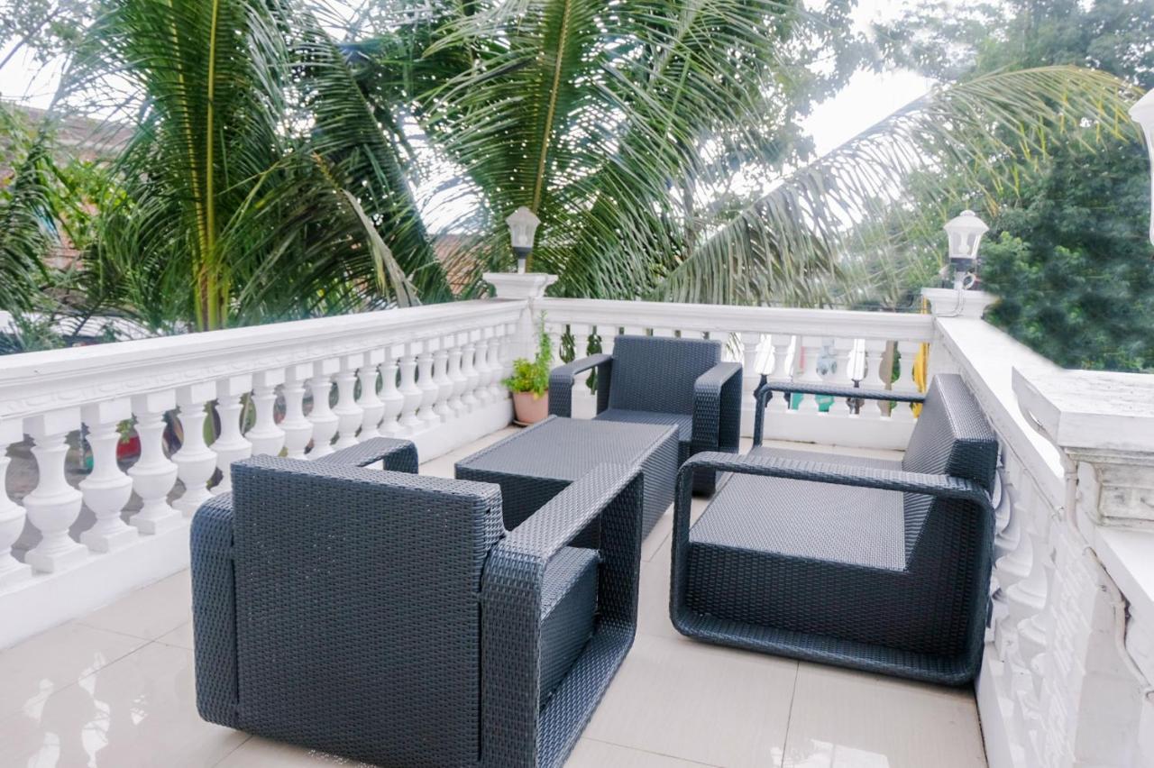 OYO 696 Hasanah Guest House Syariah De Saphire Malang Luaran gambar