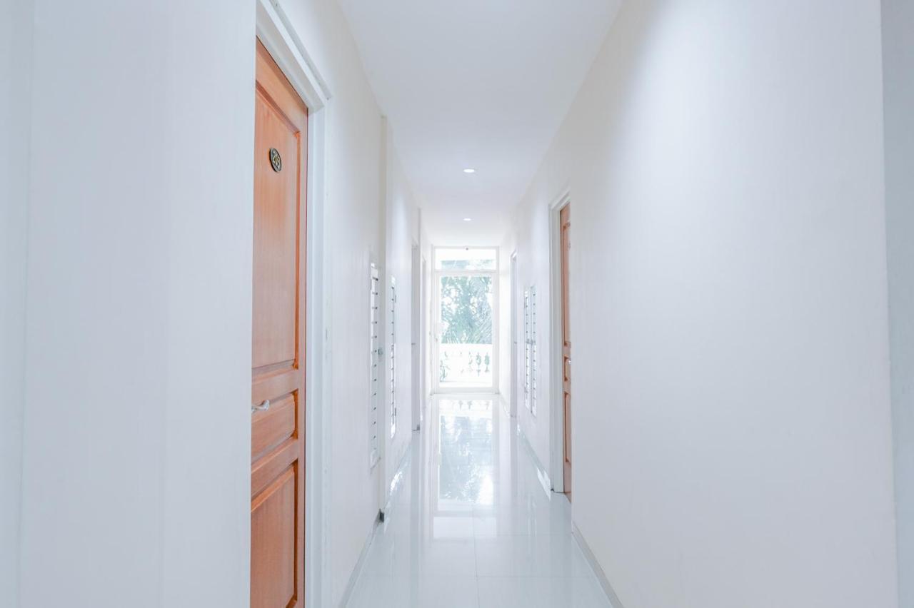 OYO 696 Hasanah Guest House Syariah De Saphire Malang Luaran gambar