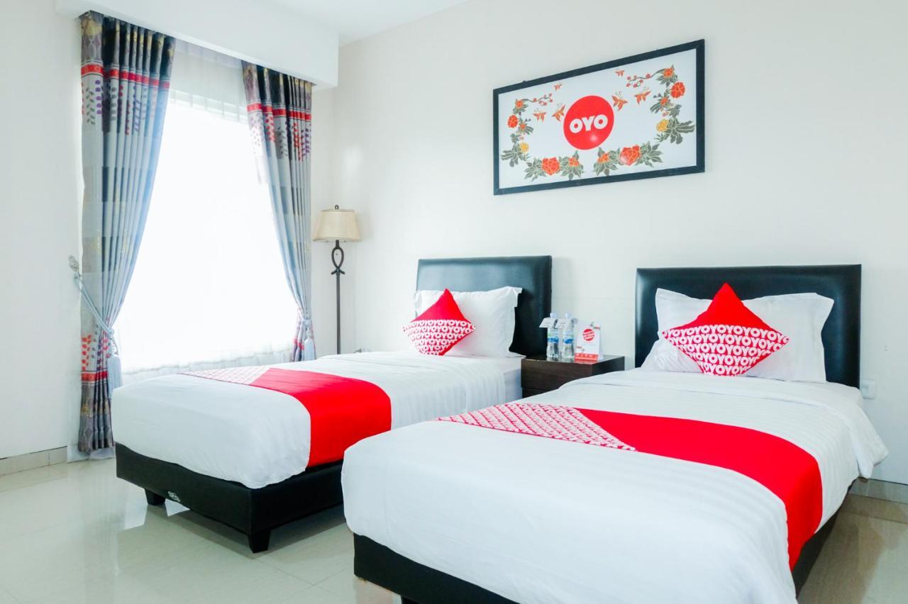OYO 696 Hasanah Guest House Syariah De Saphire Malang Luaran gambar