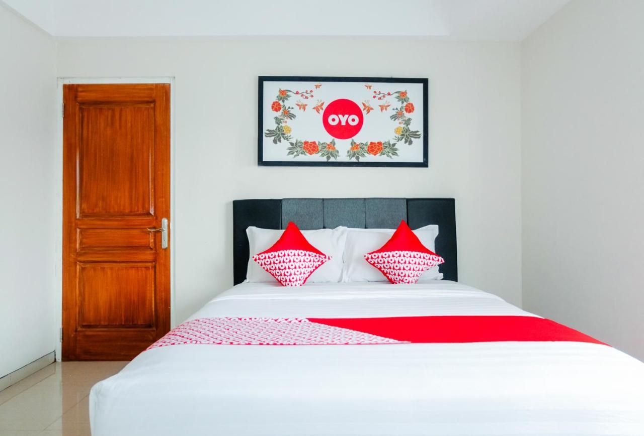 OYO 696 Hasanah Guest House Syariah De Saphire Malang Luaran gambar