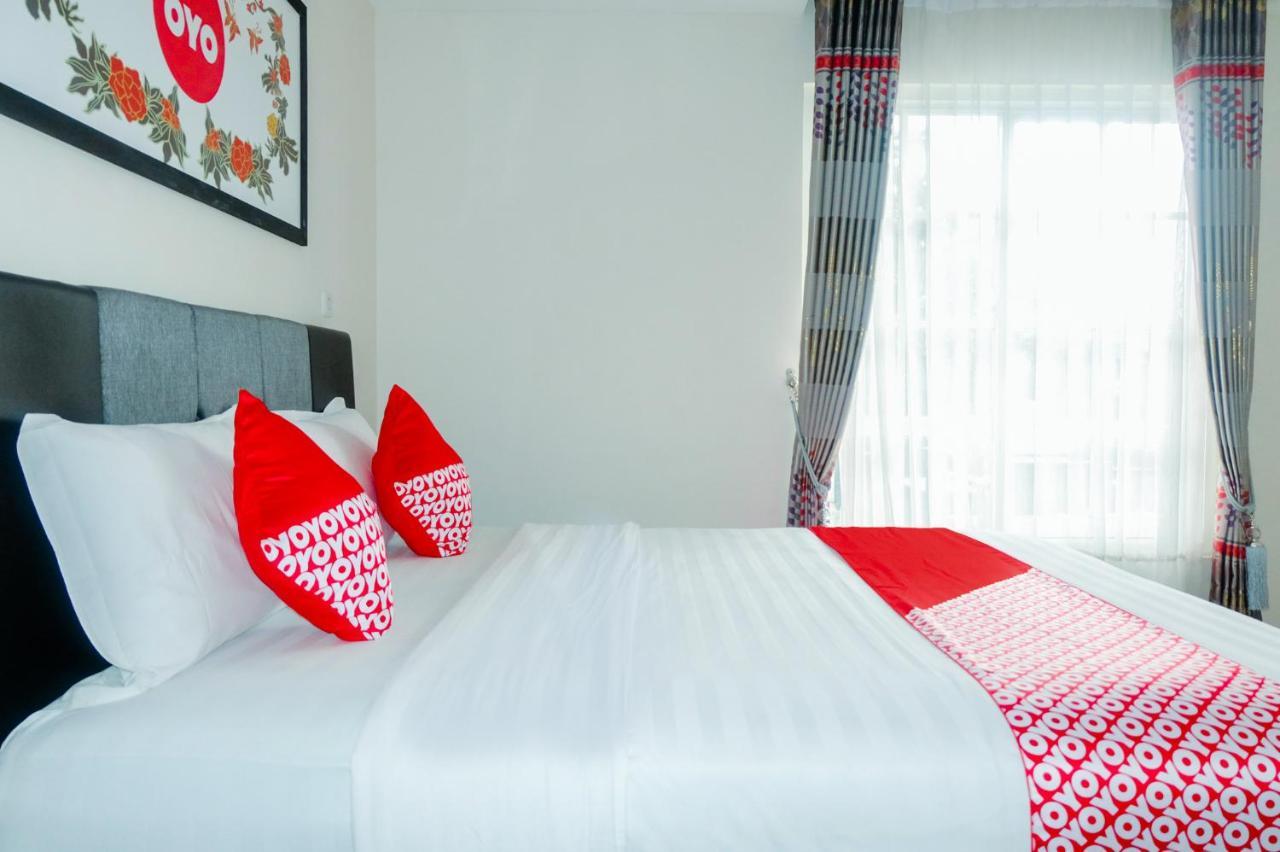 OYO 696 Hasanah Guest House Syariah De Saphire Malang Luaran gambar