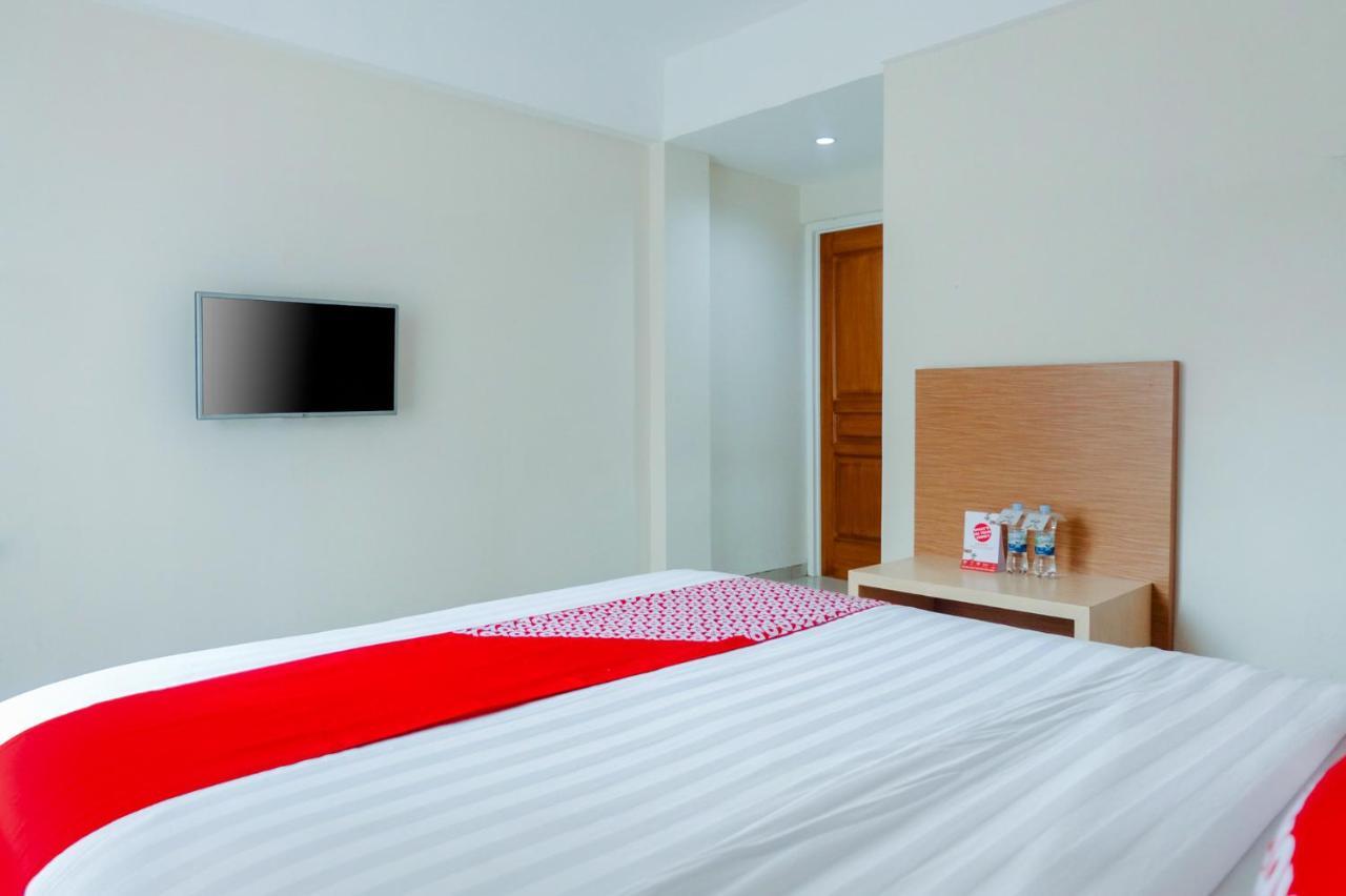 OYO 696 Hasanah Guest House Syariah De Saphire Malang Luaran gambar