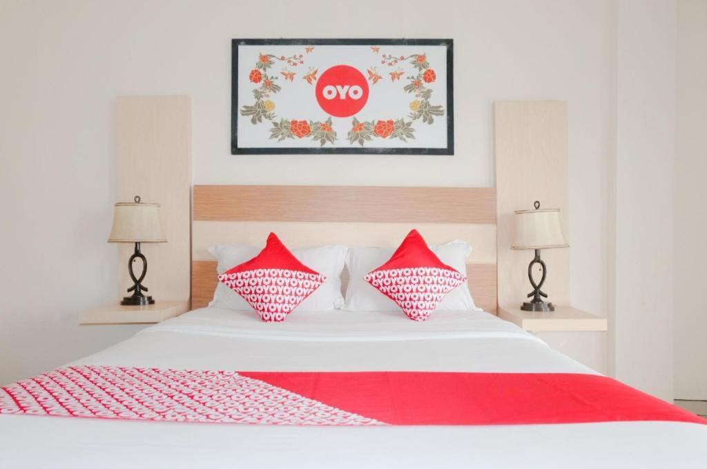OYO 696 Hasanah Guest House Syariah De Saphire Malang Luaran gambar