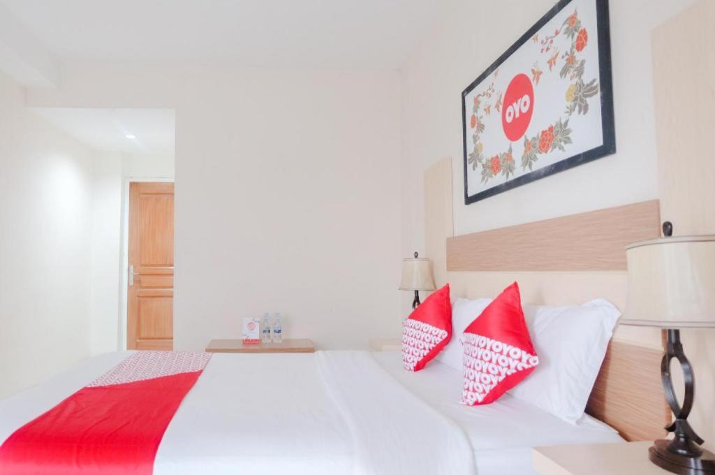 OYO 696 Hasanah Guest House Syariah De Saphire Malang Luaran gambar