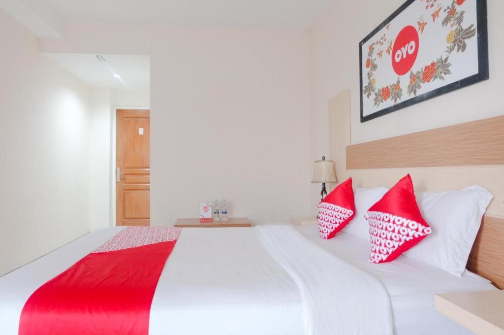 OYO 696 Hasanah Guest House Syariah De Saphire Malang Luaran gambar