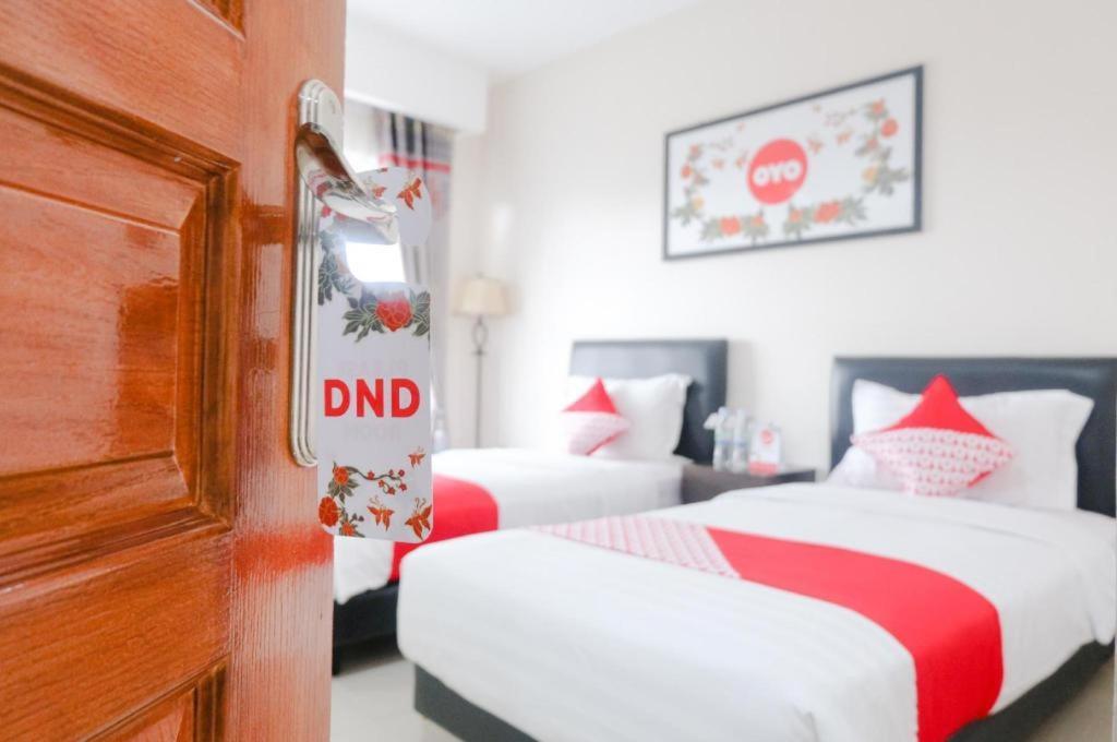 OYO 696 Hasanah Guest House Syariah De Saphire Malang Luaran gambar