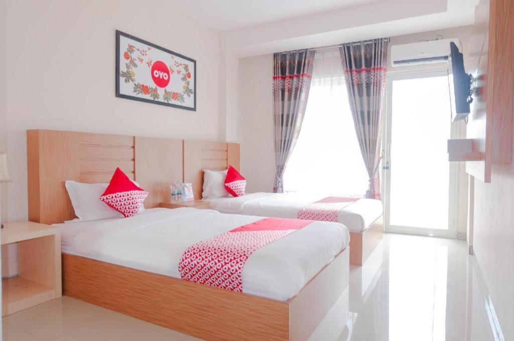 OYO 696 Hasanah Guest House Syariah De Saphire Malang Luaran gambar