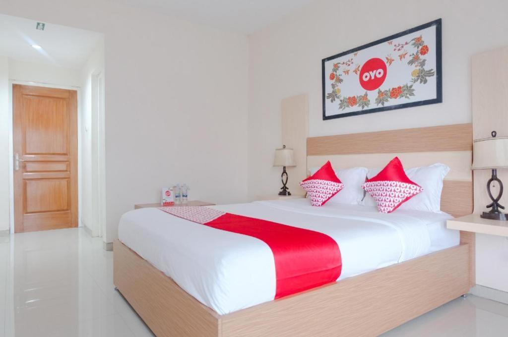 OYO 696 Hasanah Guest House Syariah De Saphire Malang Luaran gambar